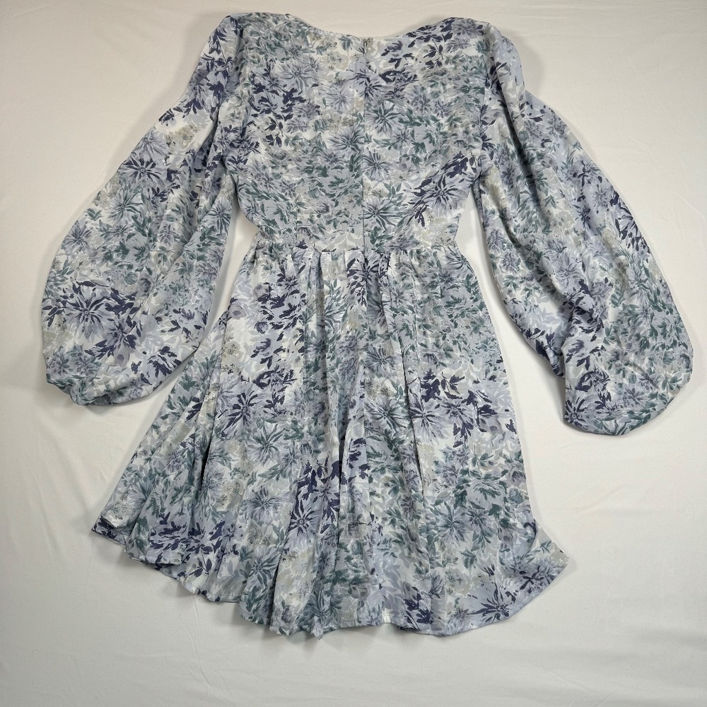 Limelush Bubble Sleeve Floral Mini Dress Womens Size L Blue White V Neck Cut Out - Picture 2 of 9